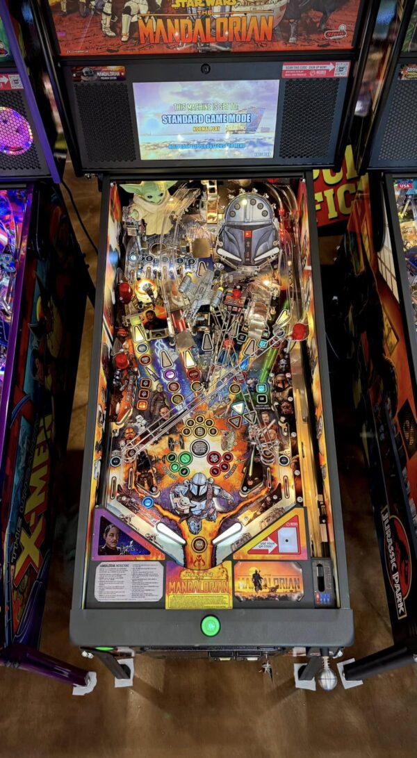 Mandalorian Premium Pinball Machine