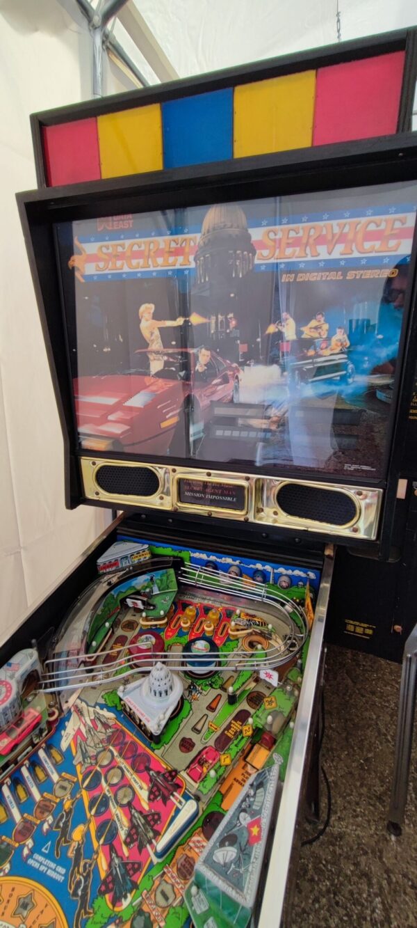 Secret Service in Digital Stereo Pinball Machine
